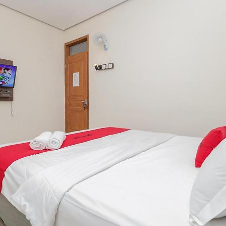 Hotel Reddoorz At Wr Supratman Batu Batu  Exterior foto
